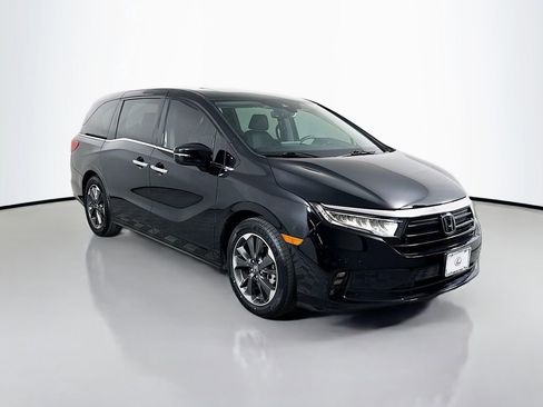 Used 2024 Honda Odyssey Elite image 3