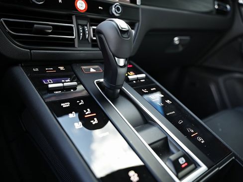 New 2026 Porsche Macan image 37