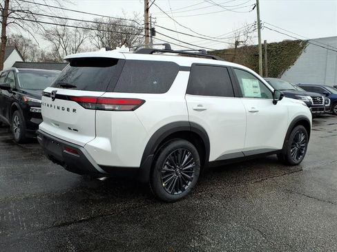 New 2026 Nissan Pathfinder SL w/ SL Premium Package AWD/4WD image 3