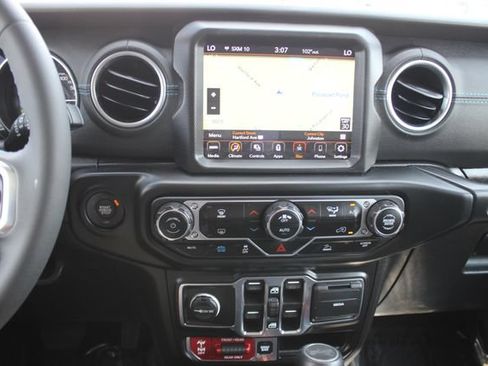 Used 2023 Jeep Wrangler Unlimited Rubicon 4xe AWD/4WD image 4