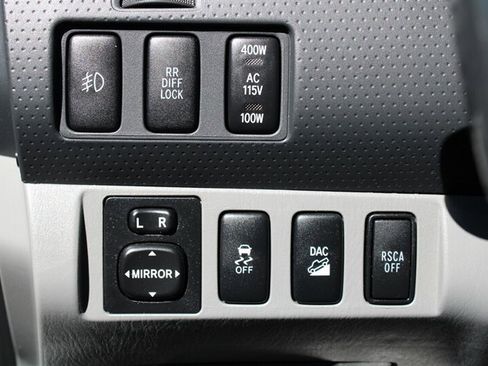 Used 2010 Toyota Tacoma 4x4 Double Cab image 32