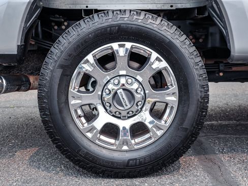 Used 2020 Ford F350 Lariat w/ Lariat Ultimate Package AWD/4WD image 8