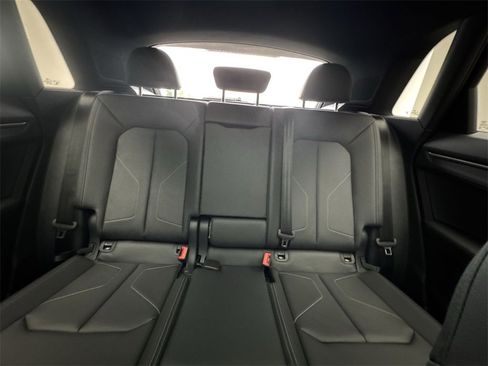 New 2025 Audi Q3 2.0T Premium image 22