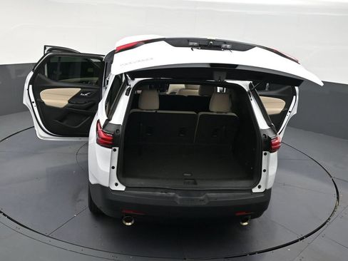 Used 2023 Chevrolet Traverse LS image 32