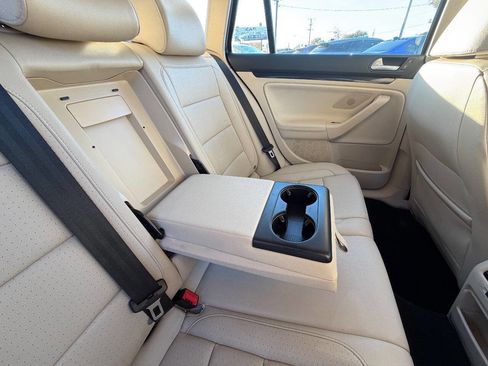 Used 2014 Volkswagen Jetta SE image 11