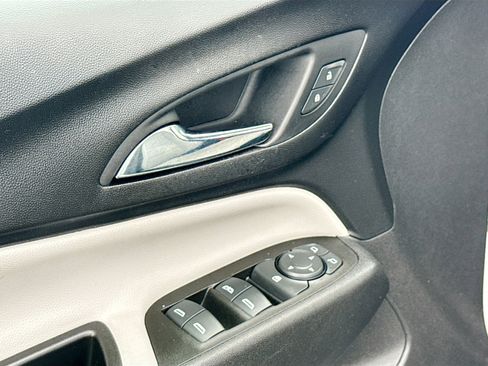 Used 2020 Chevrolet Equinox LS w/ LS Convenience Package FWD image 8