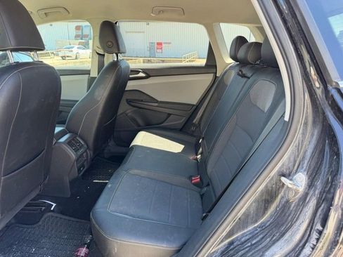 Used 2022 Volkswagen Taos SE AWD/4WD image 7