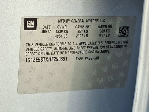 Used 2017 Chevrolet Malibu LT FWD image 28