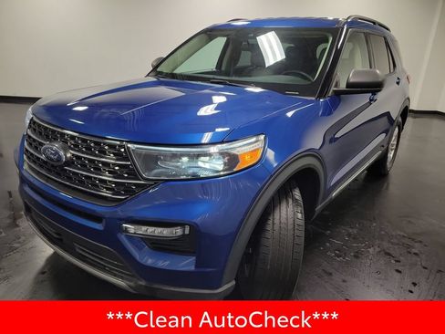 Used 2023 Ford Explorer XLT w/ Equipment Group 202A AWD/4WD image 4