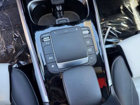 Used 2023 Mercedes-Benz GLB 250 4MATIC image 24