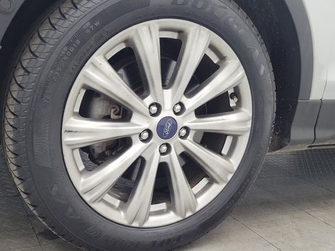 Used 2018 Ford Escape Titanium w/ Ford Safe & Smart Package AWD/4WD image 31