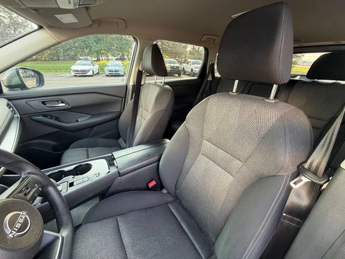 Used 2024 Nissan Rogue SV FWD image 7