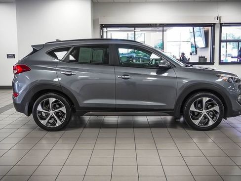 Used 2016 Hyundai Tucson Limited w/ Option Group 03 FWD image 5
