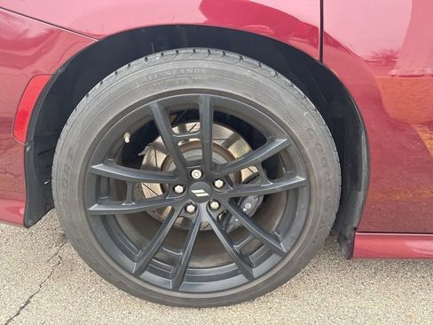 Used 2017 Dodge Charger R/T image 12