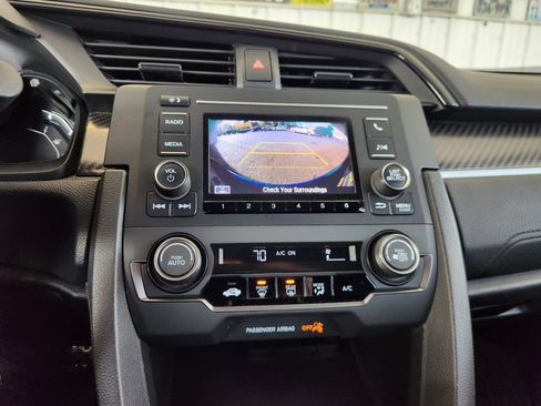 Used 2018 Honda Civic Sport image 8