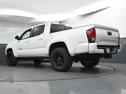 Used 2022 Toyota Tacoma SR5 w/ Technology Package RWD image 28