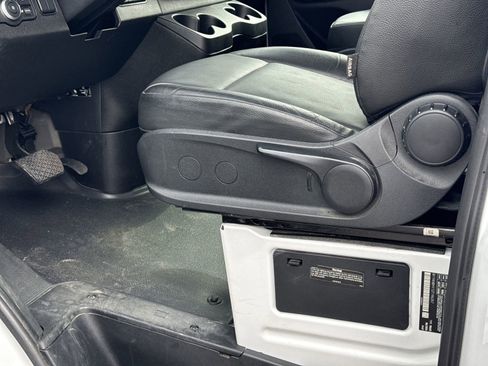 Used 2025 Mercedes-Benz Sprinter 2500 image 17