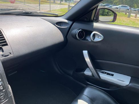 Used 2006 Nissan 350Z Touring image 27