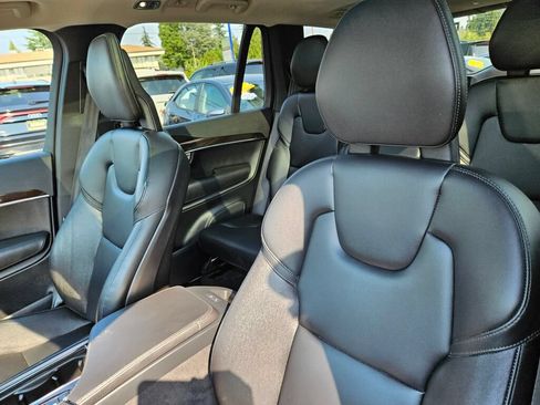 Used 2017 Volvo XC90 T5 Momentum w/ Vision Package AWD/4WD image 17
