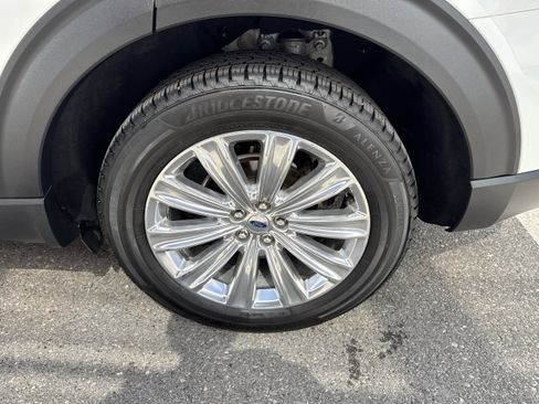 Used 2020 Ford Explorer Limited w/ Class III Trailer Tow Package AWD/4WD image 8