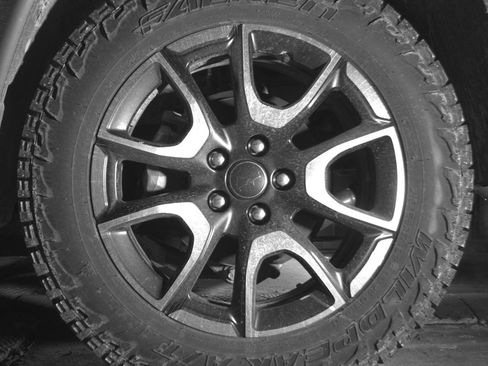 Used 2025 Jeep Compass Trailhawk AWD/4WD image 14