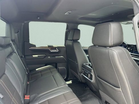 Used 2022 Chevrolet Silverado 1500 High Country w/ High Country Premium Package AWD/4WD image 21