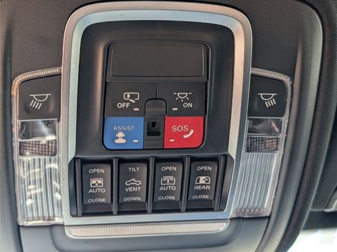 Used 2022 RAM 1500 Big Horn AWD/4WD image 35