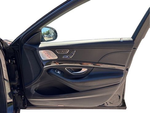 Used 2019 Mercedes-Benz S 560 4MATIC Sedan image 50