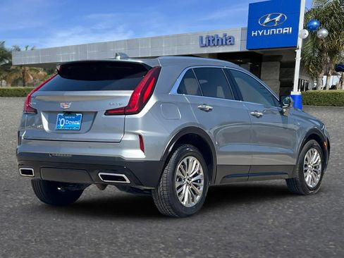 Used 2024 Cadillac XT4 Premium Luxury FWD image 3