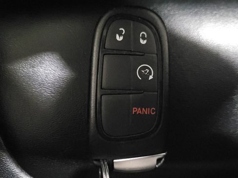 Used 2019 Jeep Cherokee Latitude Plus w/ Cold Weather Group image 32