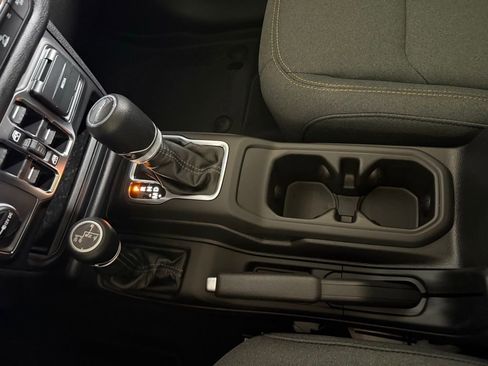 New 2025 Jeep Gladiator Sport image 21