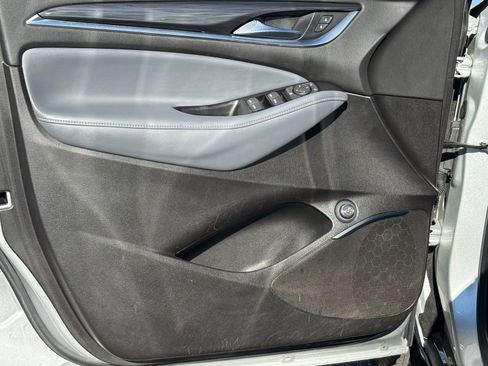 Used 2020 Buick Enclave Essence image 18