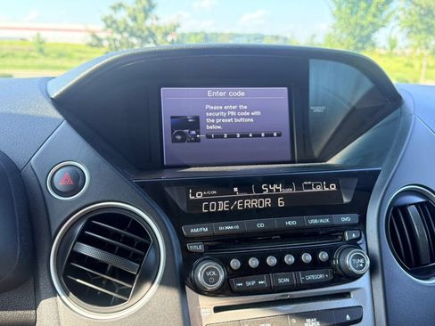 Used 2012 Honda Pilot Touring image 17
