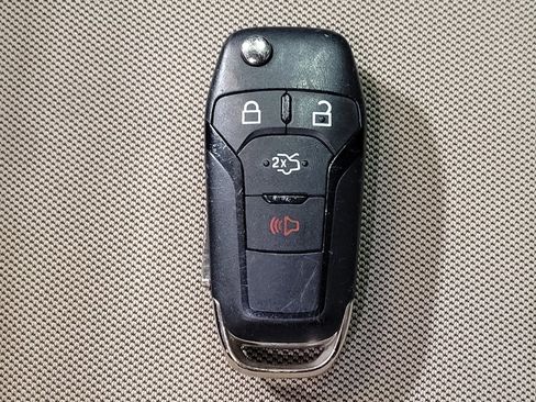Used 2023 Ford Explorer 4WD image 32