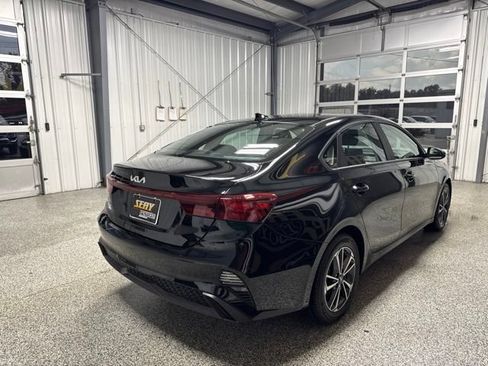 Used 2024 Kia Forte LXS w/ LXS Technology Package FWD image 19