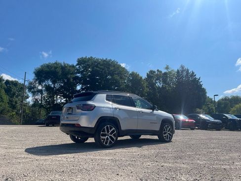 Used 2025 Jeep Compass Limited w/ Elite Group AWD/4WD image 7