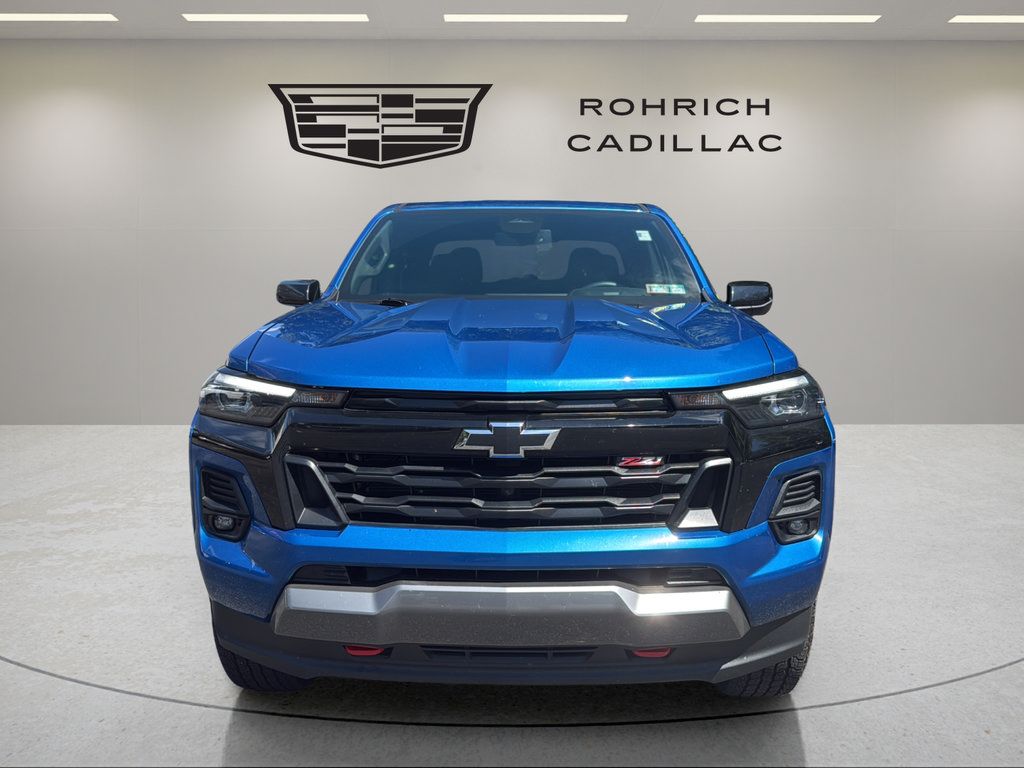 Used 2023 Chevrolet Colorado Z71 w/ Z71 Convenience Package 2 AWD/4WD image 2