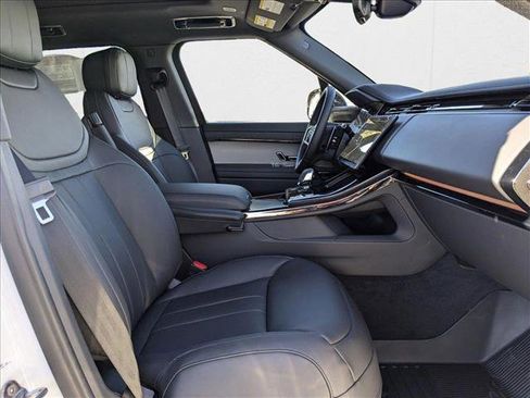 New 2025 Land Rover Range Rover Sport Dynamic SE image 17