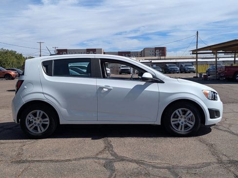 Used 2015 Chevrolet Sonic LT image 2