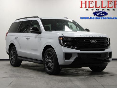 New 2026 Ford Expedition Platinum w/ Stealth Appearance Package image 1