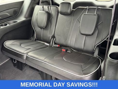 Used 2026 Chrysler Pacifica Limited FWD image 18