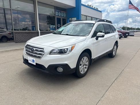 Used 2017 Subaru Outback 2.5i Premium AWD/4WD image 2
