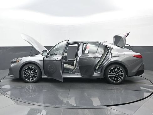 New 2026 Toyota Camry XLE FWD image 32