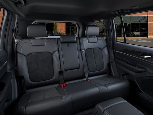 New 2026 Jeep Grand Cherokee Altitude AWD/4WD image 15