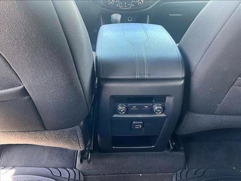 Used 2023 Chevrolet Traverse LT FWD image 26