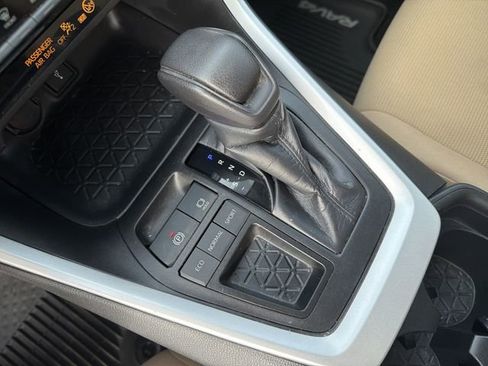 Certified 2021 Toyota RAV4 LE FWD image 22