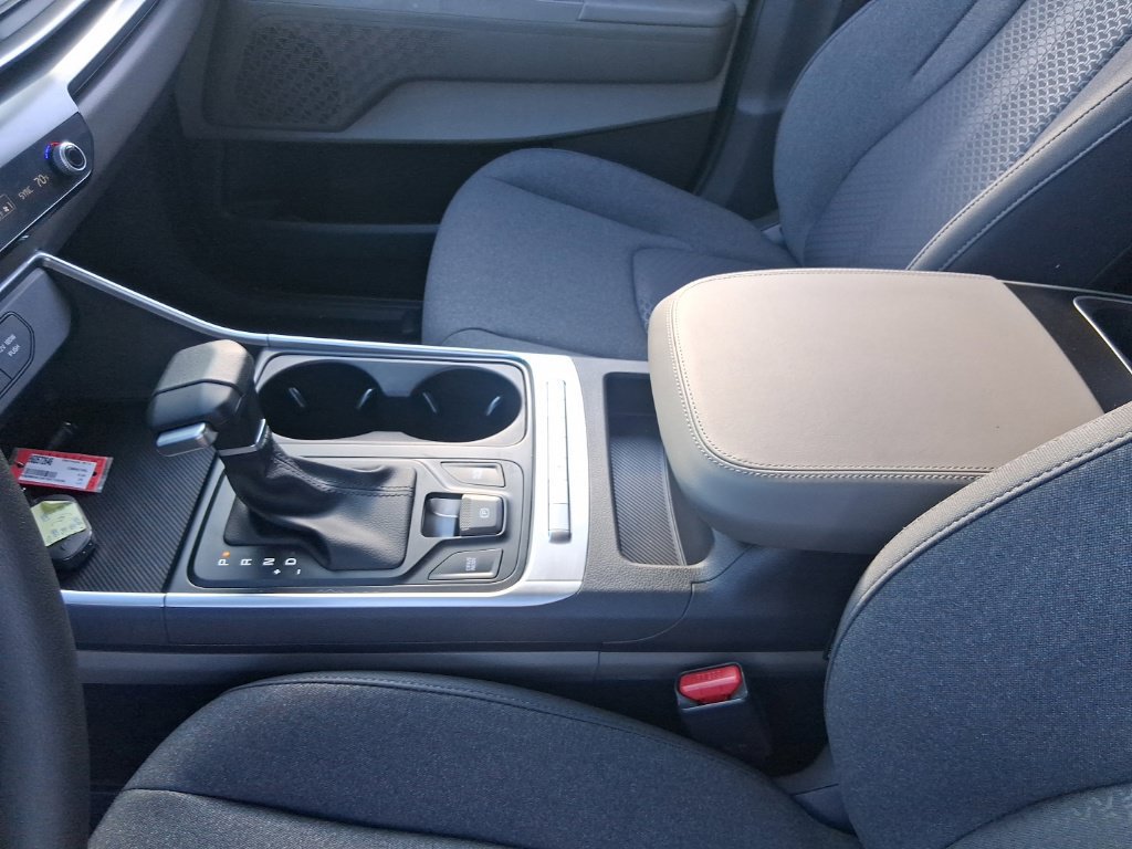 Used 2026 Kia Carnival LX FWD image 16