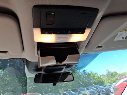 Used 2022 Nissan Rogue SV image 26