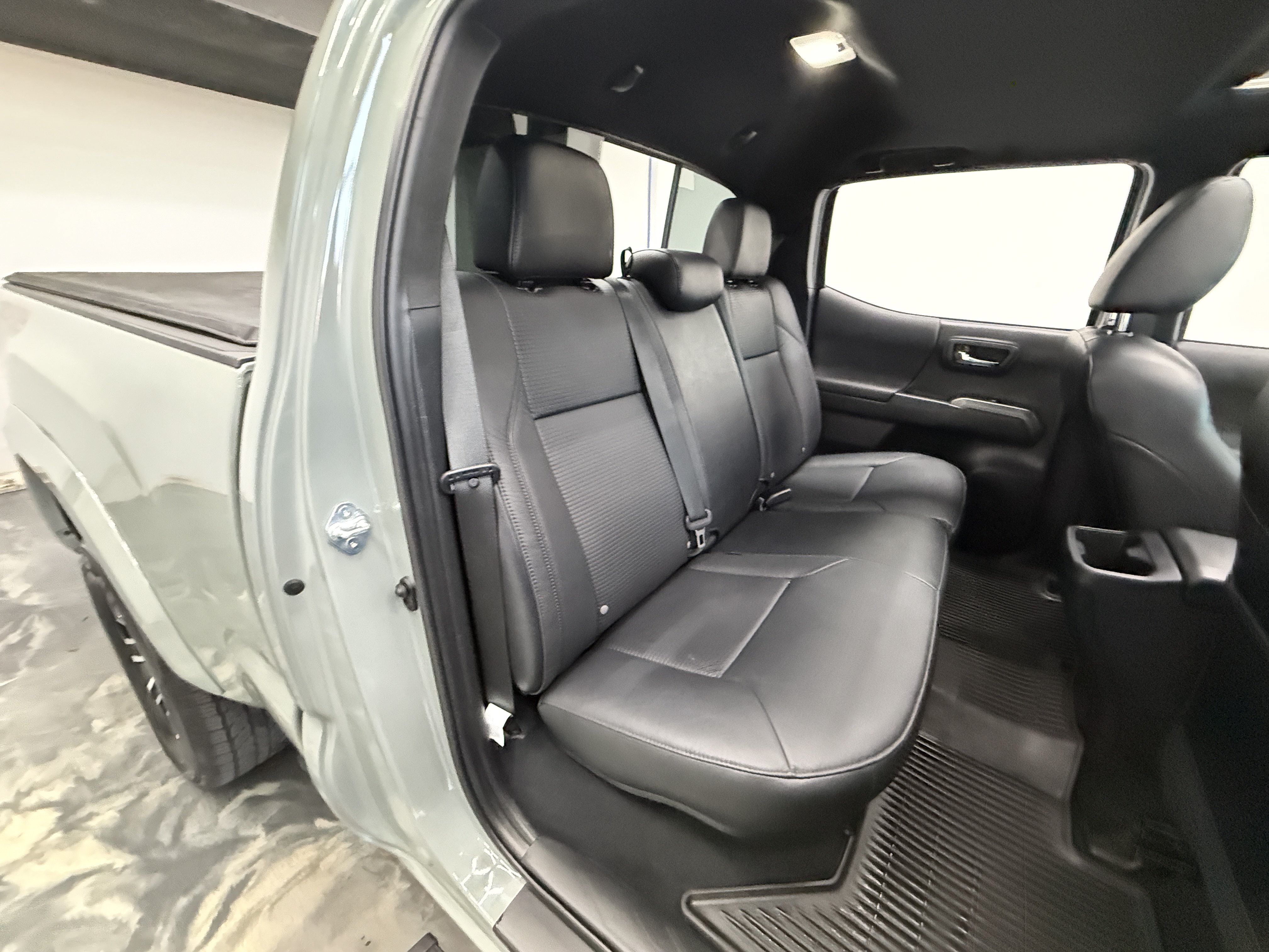 Used 2023 Toyota Tacoma TRD Sport w/ TRD Premium Sport Package AWD/4WD image 19