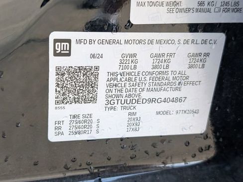 Used 2024 GMC Sierra 1500 SLT AWD/4WD image 30